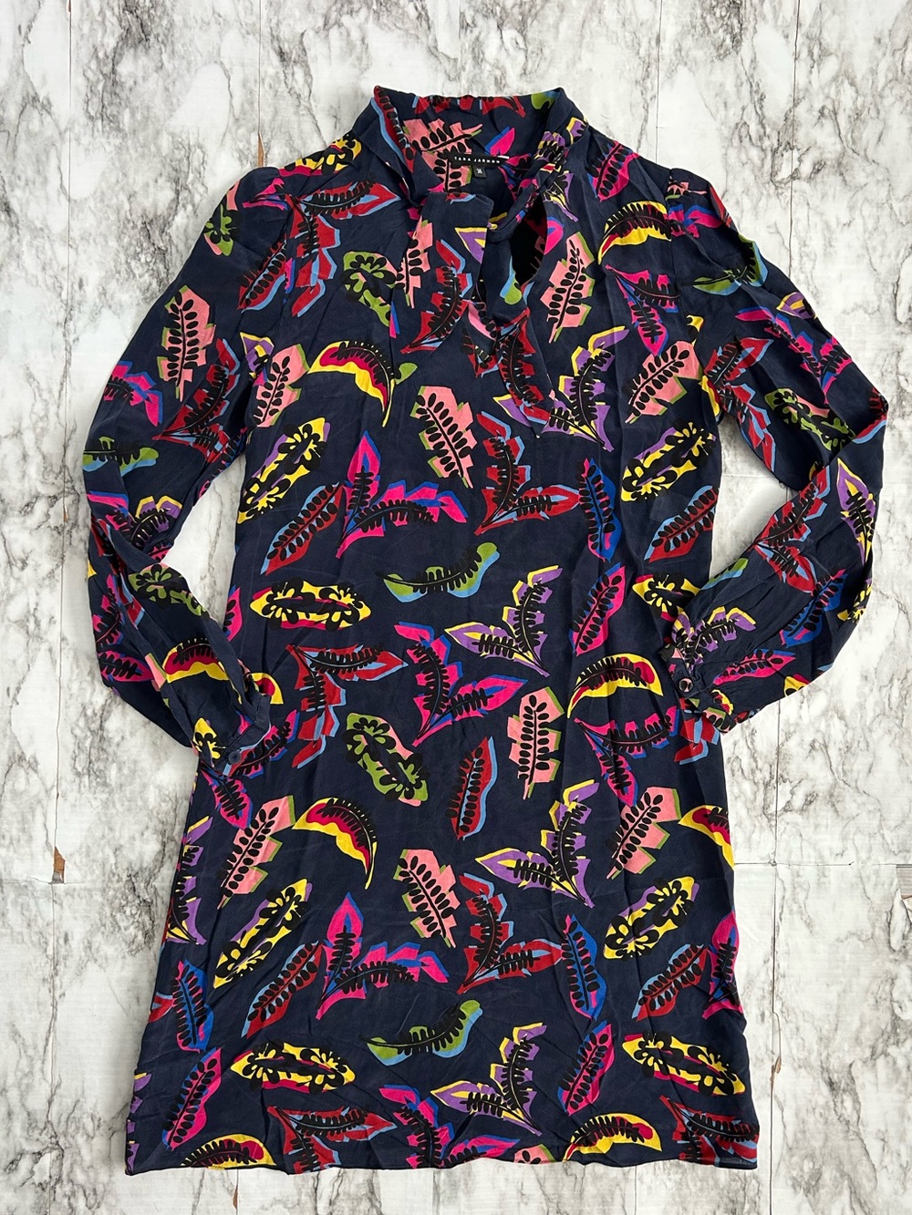 Tara Jarmon | women’s size EU 36 US size small/4 Silk Dress tie collar